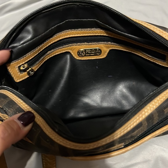 NOT FOR SALE. FENDI crossbody VINTAGE authentic - Picture 13 of 17